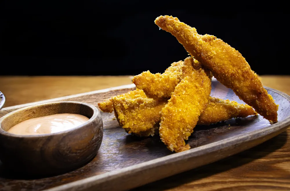 Chicken fingers with french fries - Butoiul de Aur